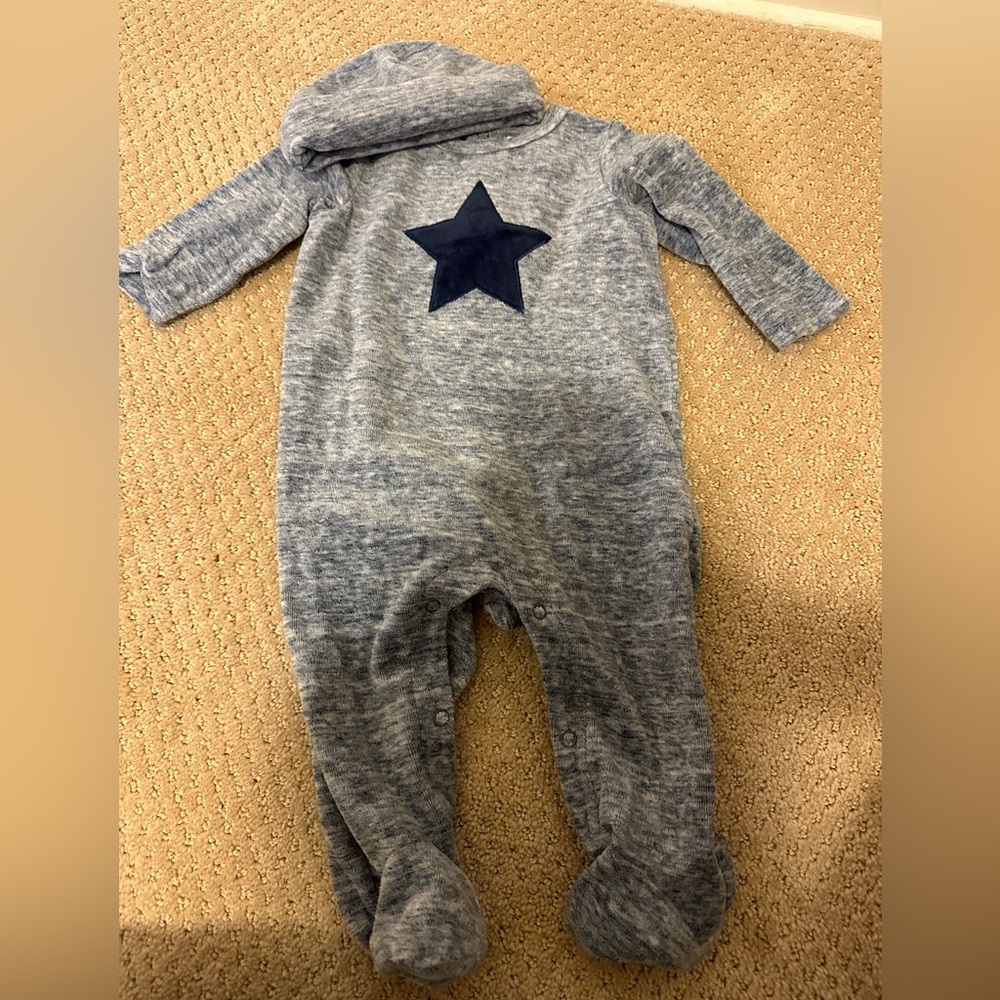 Star Outfit with Hat